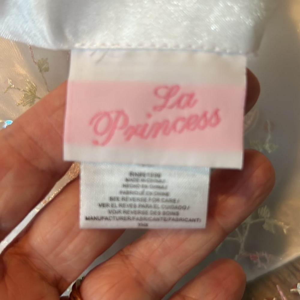 La Princess dress size 12 Mo (have a 6x in inventory also) - Picture 4 of 6
